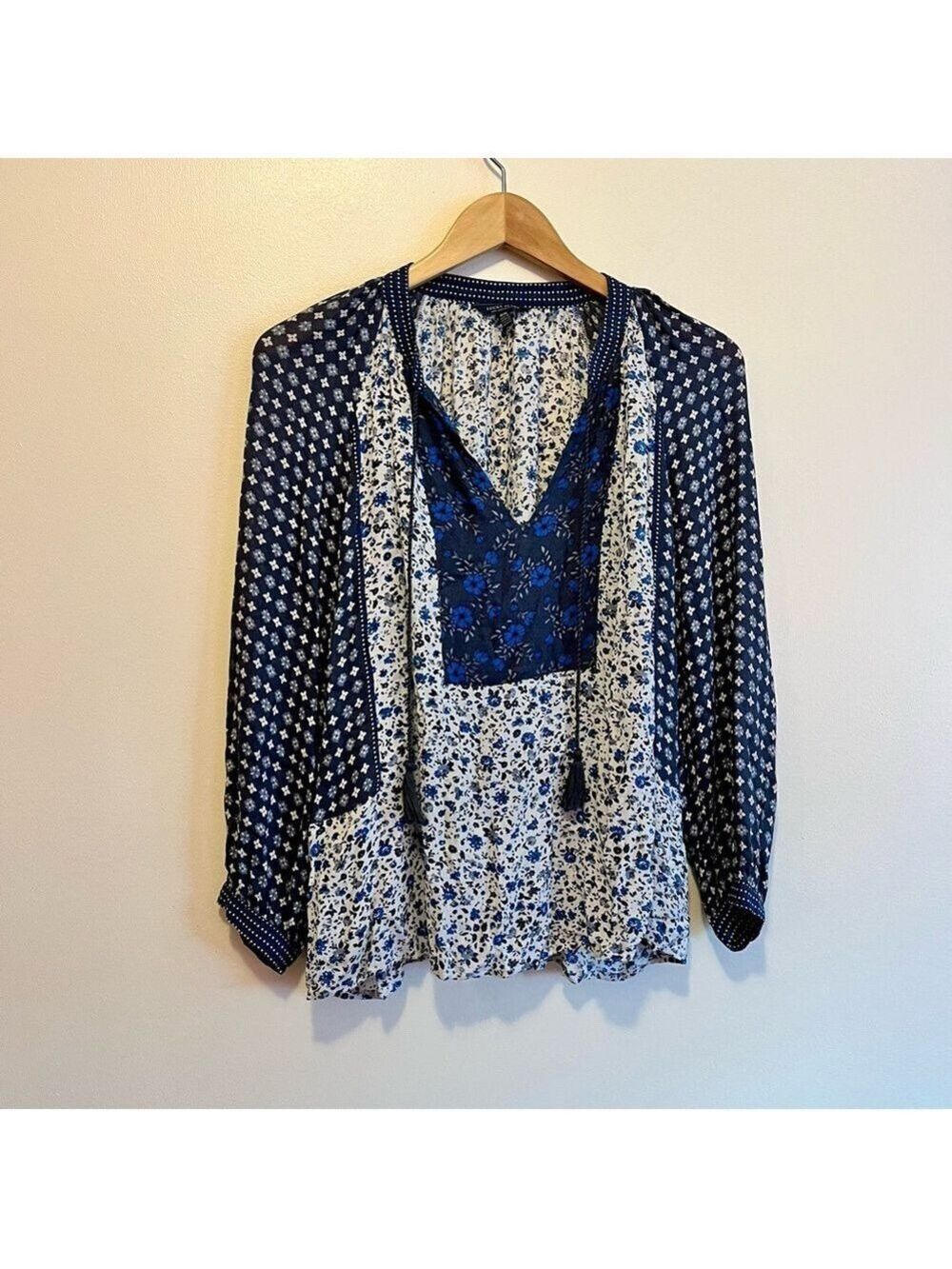 Lucky Brand Blue and White Floral Peasant Blouse Tassel Tie Long Sleeve sz M